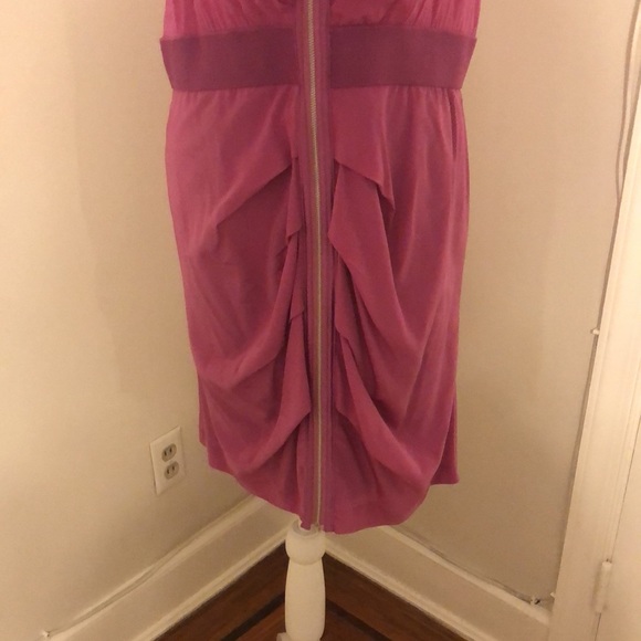 Beautiful purple/pink dress with pleating details in the front and back. - Picture 5 of 8